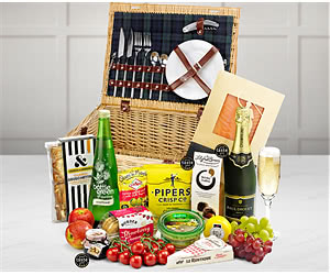 ‏‏‎ ‎ Badminton Fitted Picnic Hamper With Champagne
